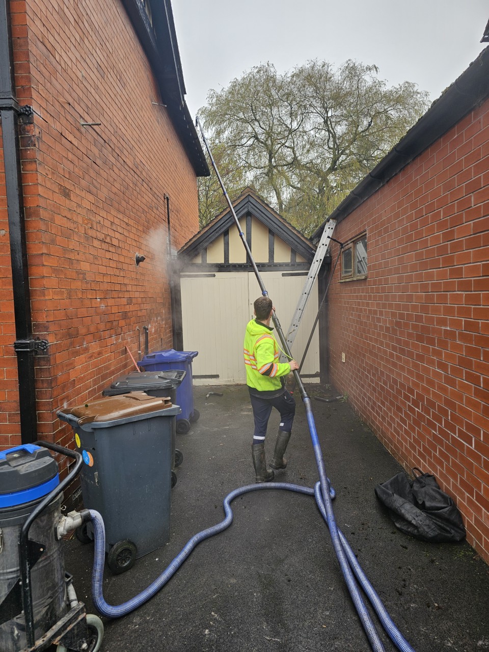 Gutter cleaning Newcastle-under-Lyme 